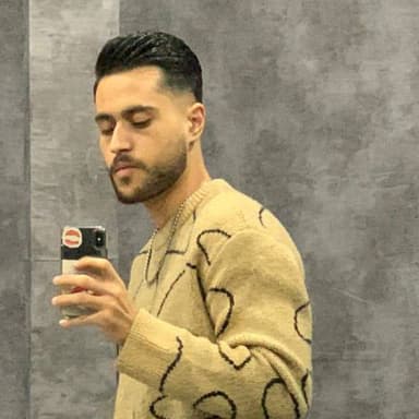 Narcissist's profile picture