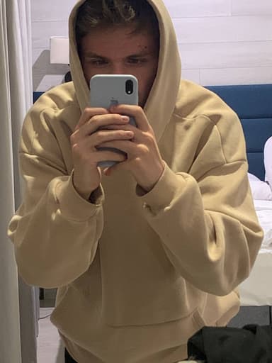 AYEE PEWRLD's profile picture