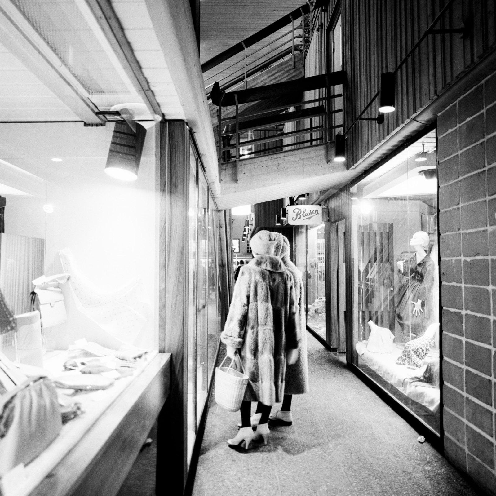 Lil Uzi Vert x SoFaygo Type Beat 2026 – "Sad Shopping" artwork by oMen