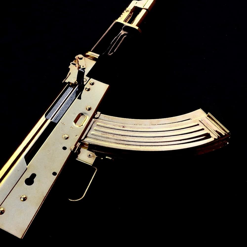 AK-47 artwork by 5ive